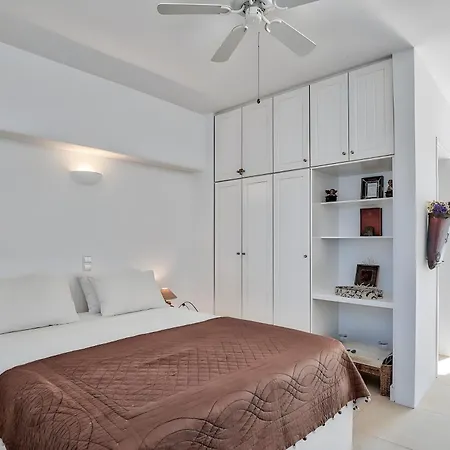 Afroditi A * Antiparos Town