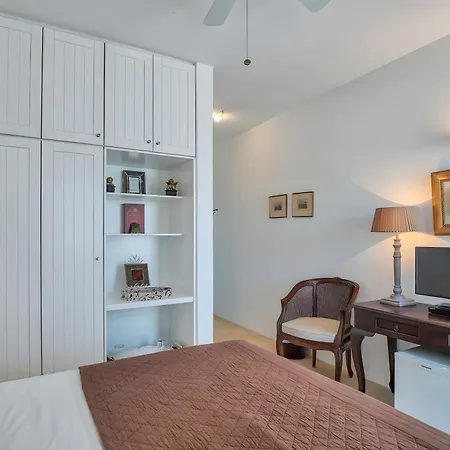 Afroditi A Antiparos Town